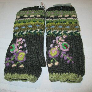 🌸🪶☮️Handcrafted Flower Embroidered Fingerless Gloves – Made in Nepal